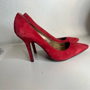 RED BCBG PUMPS SIZE 7 NEW